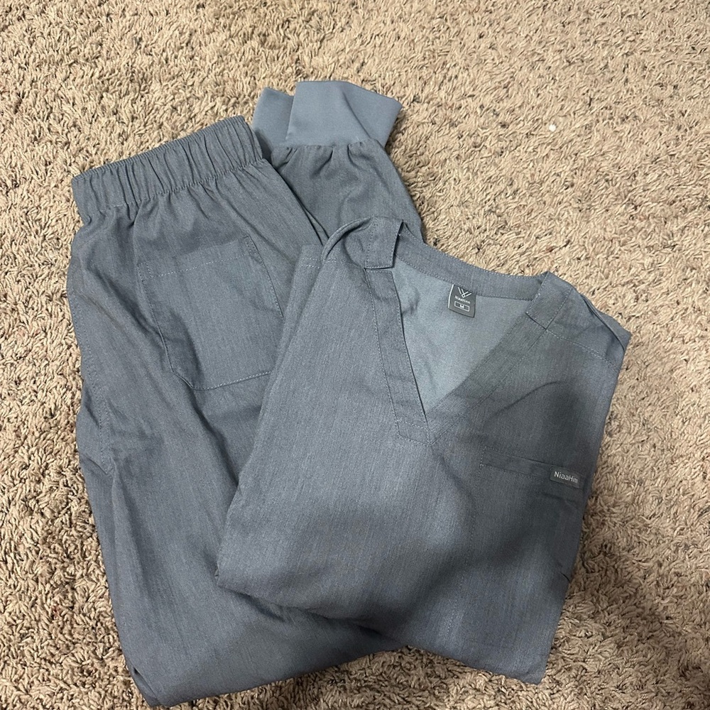 grey scrubs set. size medium